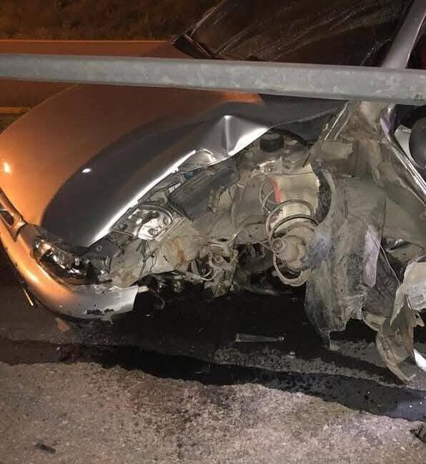 Beypazarı'nda araç elektrik direğine çarptı, sürücü yaralandı. Kaza sonrasında olay