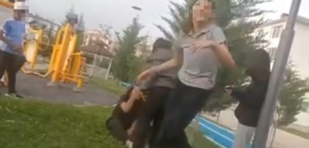Ankara'da okulda yaşanan olayda E.K. adlı kız çocuğu, arkadaşları tarafından