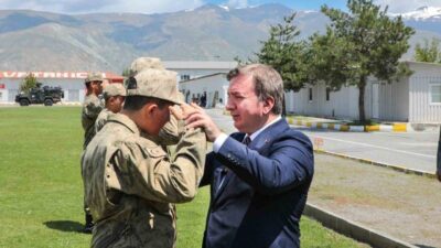 Erzincan Valisi Hamza Aydoğdu; Erzincan Belediye Başkanı Bekir Aksun ve