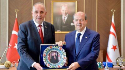 Kütahya'nın Aslanapa Belediye Başkanı Necati Kulik, Teknofest'te öğrencileri ve öğretmenleriyle