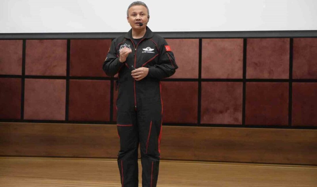 Kastamonu'da öğrencilerle buluşan Türkiye'nin ilk astronotu Alper Gezeravcı, uzay çalışmalarından