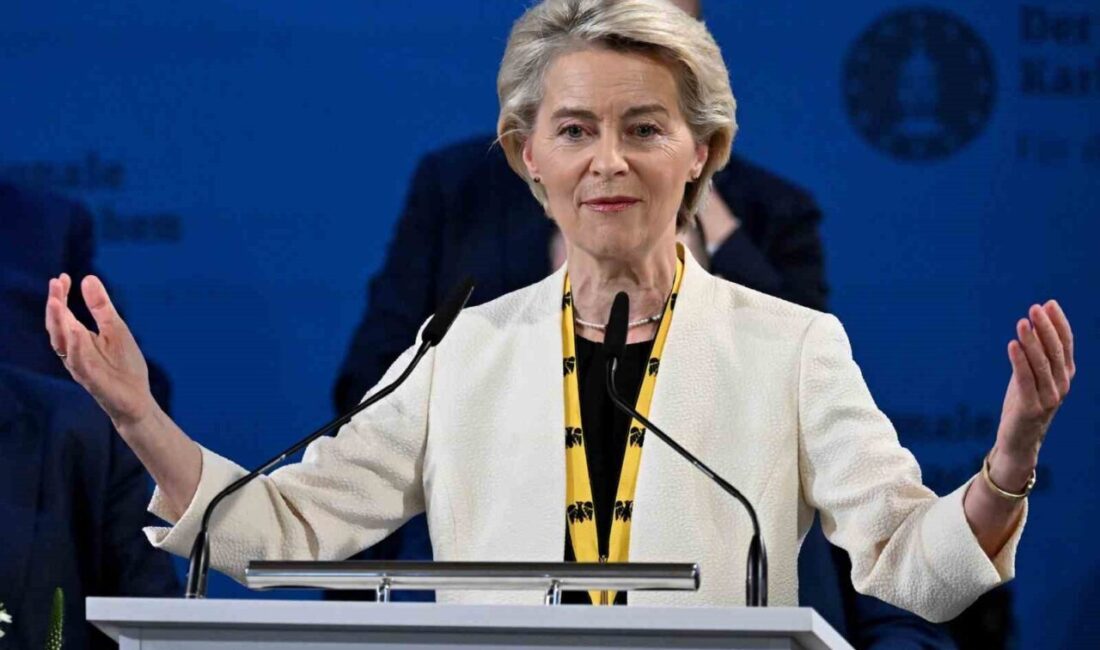 Avrupa Komisyonu Başkanı Ursula von der Leyen, Almanya'da düzenlenen törende