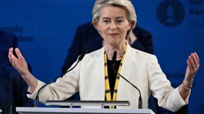 Avrupa Komisyonu Başkanı Ursula von der Leyen, Almanya'da düzenlenen törende