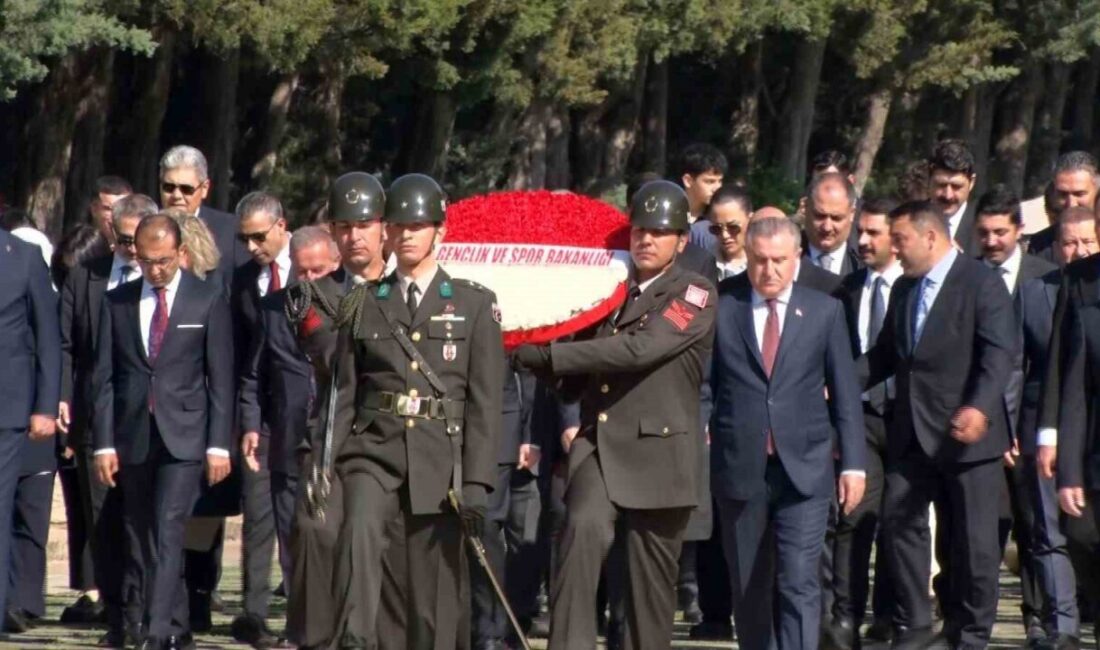 Gençlik ve Spor Bakanı Osman Aşkın Bak, 19 Mayıs'ta Anıtkabir'i