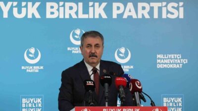 BBP Genel Başkanı Mustafa Destici, Hindistan'ın Pakistan'a saldırısına tepki göstererek,