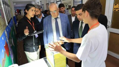 Çameli Anadolu Lisesi'nin 2025 Bilim Fuarı'nda öğrencilerin sergilediği projeler büyük