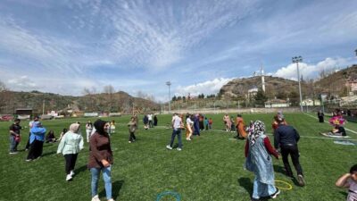 Çorum'un İskilip ilçesinde Misak-ı Milli İlkokulu'nda gerçekleştirilen "Ailemle Eğitim" projesi