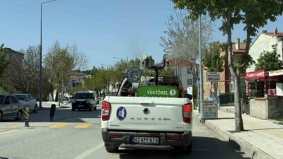 Çorum Belediyesi, Temizlik İşleri ve Park Bahçeler Müdürlüğü ekipleri hava