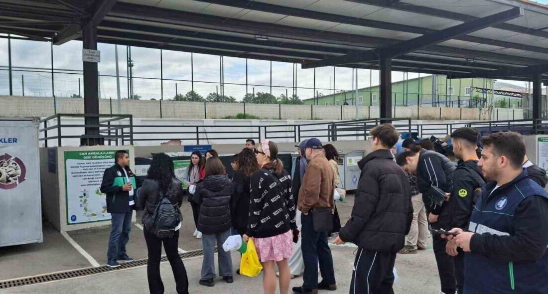 Çorum Belediyesi’nin “Sıfır Atık Getirme Merkezi” öğrencilere tanıtıldı Çorum’da bulunan Belediye Sıfır