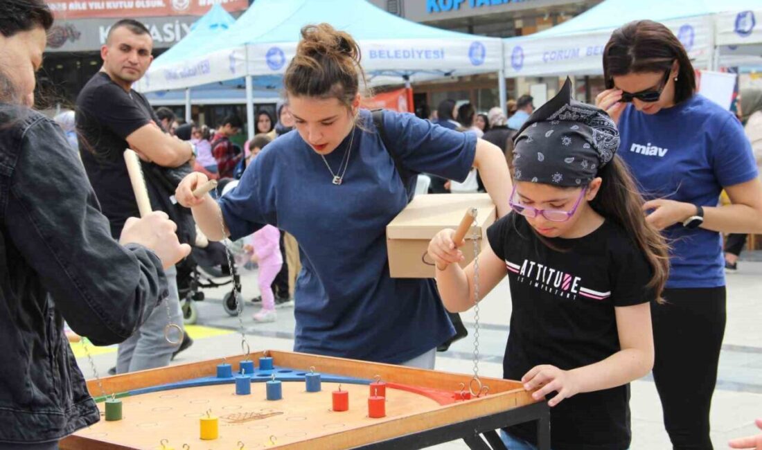 Çorum’da aileler festivalde buluştu, ortaya renkli görüntüler çıktı Çorum'da düzenlenen "Büyük Aile