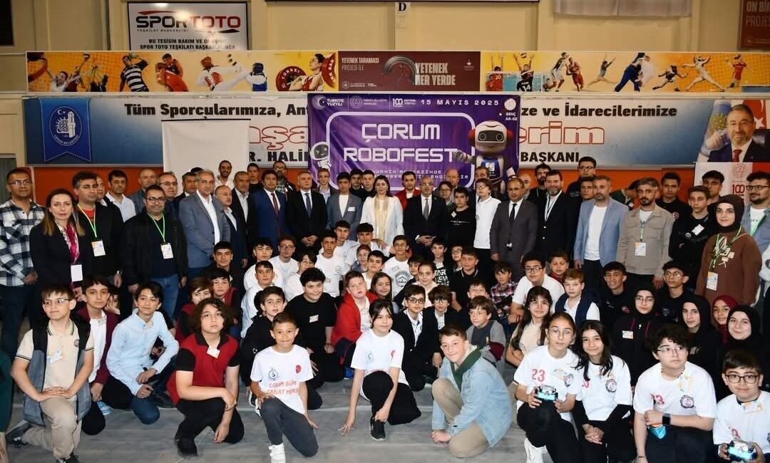 Çorum’da ilk kez düzenlenen RoboFest’te 44 robot yarıştı Çorum'da ilk kez gerçekleştirilen