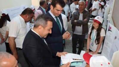 Çorum'un Sungurlu ilçesinde Arifegazili Ortaokulunda düzenlenen bilim fuarı, 18 projenin