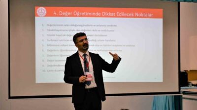 Çorum'da "Erdem, Değer, Eylem" temelli yeni eğitim yaklaşımıyla ilgili seminer