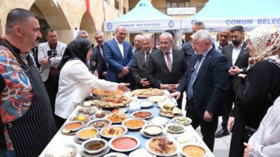 Çorum'da düzenlenen Türk Mutfağı Haftası etkinliğinde geleneksel lezzetler sergilendi. Programa