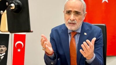 Yalçın Topçu, farklı dilleri öğrenmenin önemini vurgulayarak, çok dilli insanın