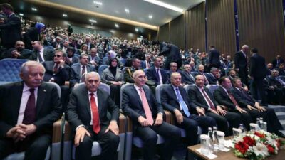 Cumhurbaşkanı Erdoğan, KKTC Cumhuriyet Yerleşkesi'nin açılış töreninde bir arada tutan