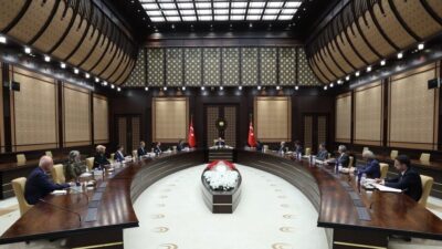 Cumhurbaşkanı Erdoğan, Politika Kurulları başkanvekillerini kabul etti. Erdoğan, kurulların hazırlayacağı