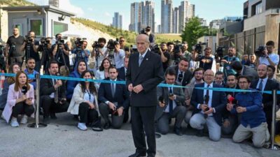Cumhurbaşkanı Erdoğan, MHP lideri Bahçeli'yi ziyaret etti. Görüşme konuttaydı ve