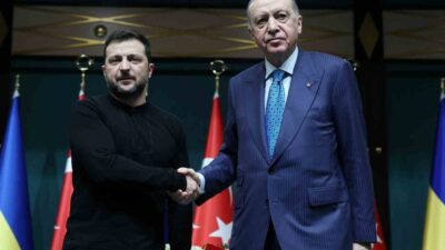 Cumhurbaşkanı Erdoğan, Ukrayna Devlet Başkanı Zelenskiy ile görüşerek, Rusya ve