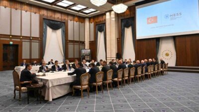 Cumhurbaşkanı Yardımcısı Cevdet Yılmaz, Çalışma ve Sosyal Güvenlik Bakanı Vedat