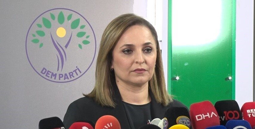 DEM Parti Sözcüsü Ayşegül Doğan, PKK'nın silahları bırakma kararını olumlu