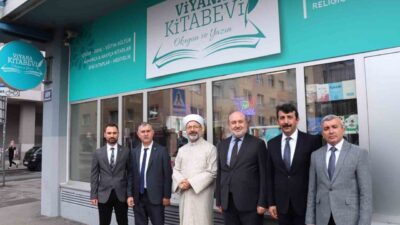 Diyanet İşleri Başkanı Prof. Dr. Ali Erbaş, Avusturya'nın başkenti Viyana'da