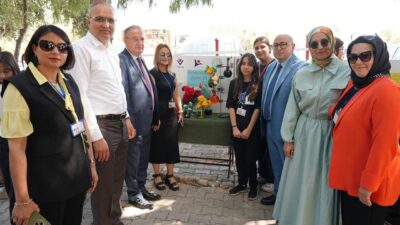 Erdemli ilçesindeki 10 okulda düzenlenen bilim fuarlarında öğrenciler, yaratıcı projelerini