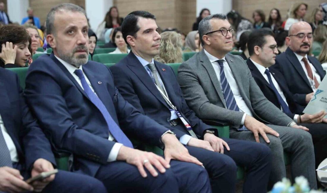 Etlik Şehir Hastanesi Konferans Merkezi’nde düzenlenen ‘Ulusal Bütünleşik 2. Hemşirelik