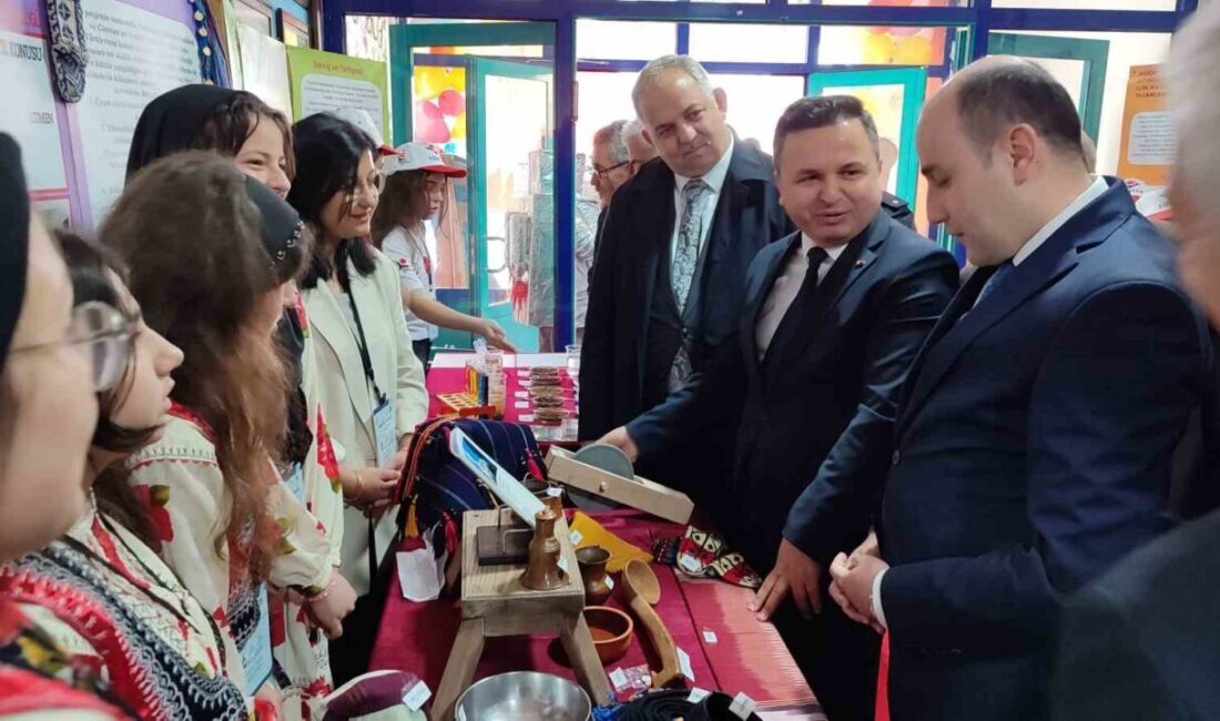 Giresun'da düzenlenen Bilim Fuarı'nda Şehit Şahin Abanoz Ortaokulu'nun başarılı 15