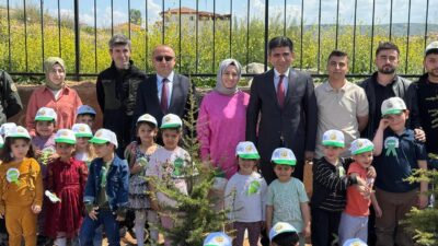 Yerköy TOBB Anaokulu’nda düzenlenen fidan dikim etkinliğine İlçe Kaymakamı Muharrem