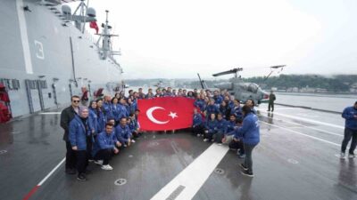 19 Mayıs'ta TCG Anadolu gemisiyle anlamlı bir yolculuğa çıkan gençler,