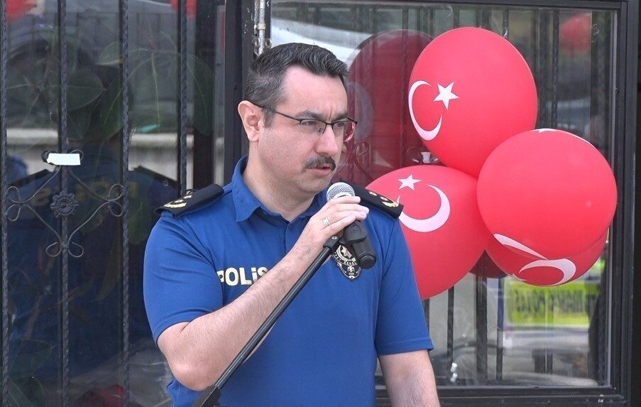 Emniyet Genel Müdürlüğü, 'Göreneller Görme Engelli Okulu'nda öğrencilere moral ve