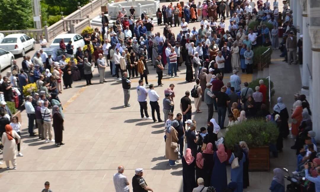 Hacı adayları kutsal topraklara dualarla uğurlandılar Kırıkkale'den hac ibadetini yerine