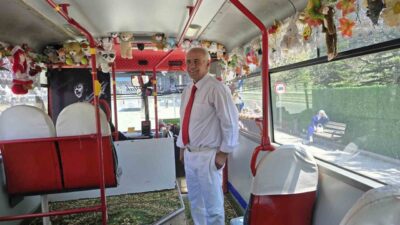 Yozgatlı halk otobüsü şoförü Musa Ünsal, farklı tarzı ve özeniyle