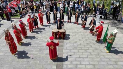 Kırıkkale'de Hıdırellez etkinliği, millet bahçesinde coşkuyla kutlandı. Mehter Takımı marşlar