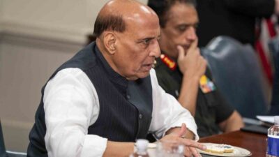 Hindistan Savunma Bakanı Rajnath Singh, Pakistan'ın nükleer silahlarının denetlenmesi gerektiğini