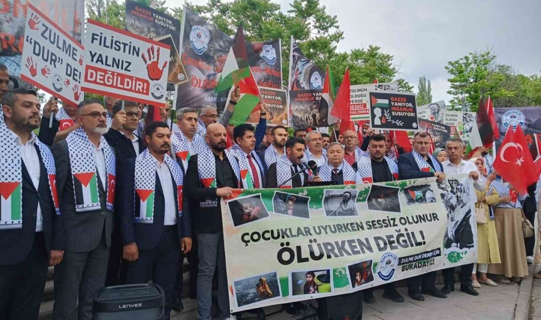 Ankara'da İsrail'in Filistin'e yönelik saldırılarını protesto eden Kamu Birliği Konfederasyonu
