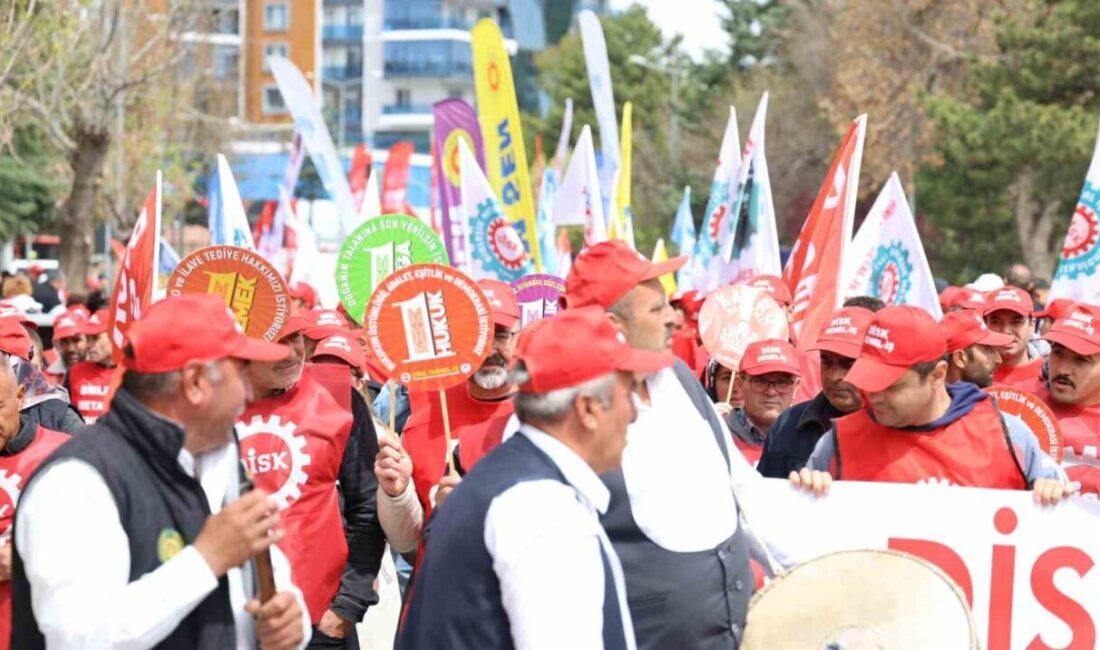 İşten çıkarmaların gölgesinde işçi sendikası yürüyüş yaptı Kırşehir'de yapılan 1 Mayıs