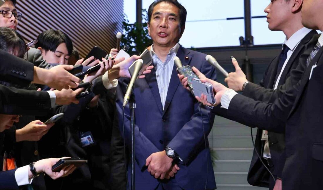 Japon bakan “bağışlanan pirinçler” sayesinde pirinç satın almadığını söyledi, istifa etti Japonya Tarım, Orman ve
