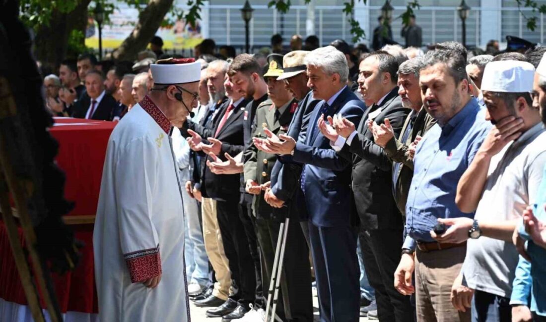 Kalp krizinden hayatını kaybeden Emniyet Müdürü Canpolat Kırıkkale’de toprağa verildi Diyarbakır'da vefat eden 4.