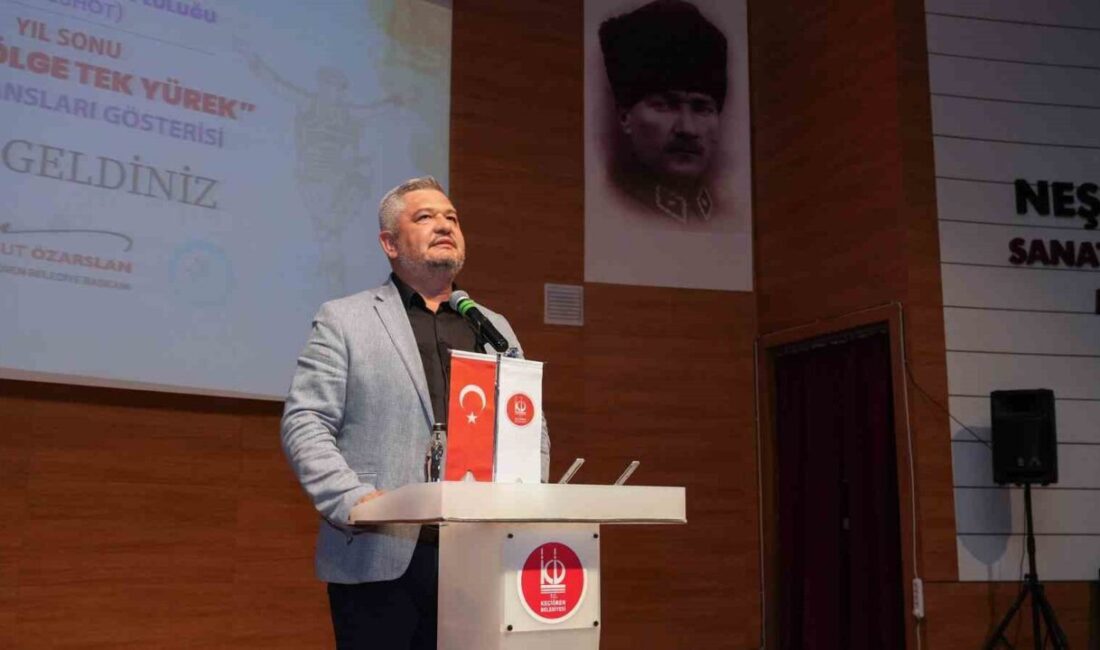 Keçiören Belediyesi Halk Oyunları Topluluğu, Neşet Ertaş Kültür Merkezi'nde 'Yedi