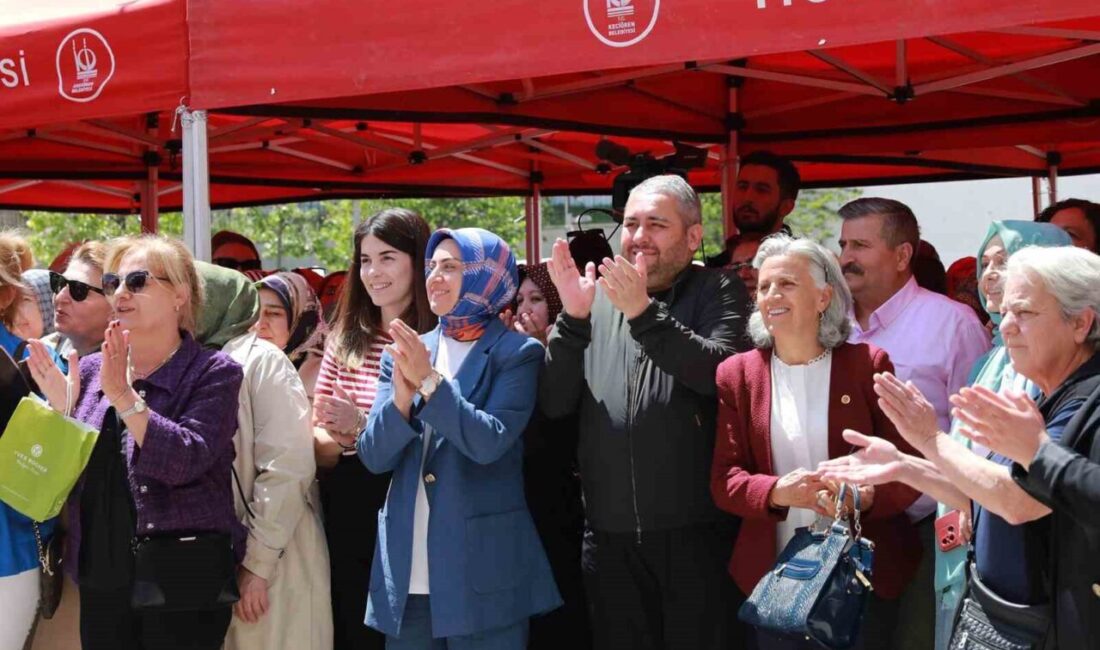 Keçiören Belediyesi'nin düzenlediği KEÇMEK yılsonu sergisi, binlerce ürünüyle Neşet Ertaş
