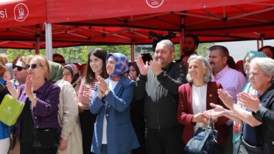 Keçiören Belediyesi'nin düzenlediği KEÇMEK yılsonu sergisi, binlerce ürünüyle Neşet Ertaş