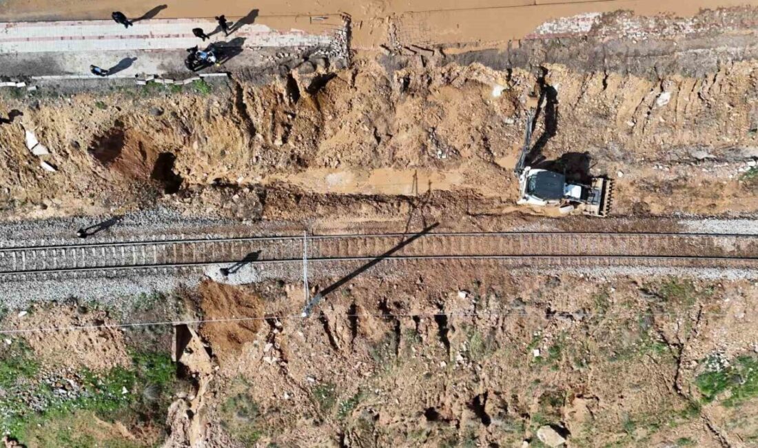 Kırıkkale’de sağanak yağış hayatı felç etti: Tren seferleri durdu, ev ve iş yerlerini su bastı Kırıkkale'de etkili olan sağanak