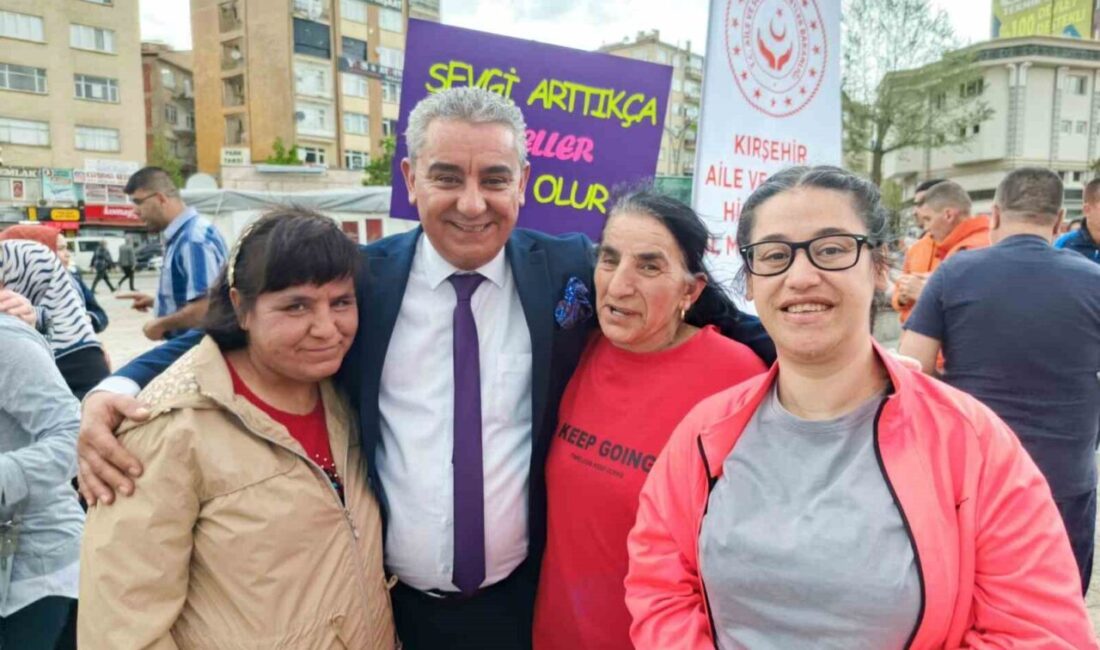 Kırşehir Beyazay Derneği’nden Engelliler Haftası yürüyüşüne destek Kırşehir'de Engelliler Haftası'nda düzenlenen