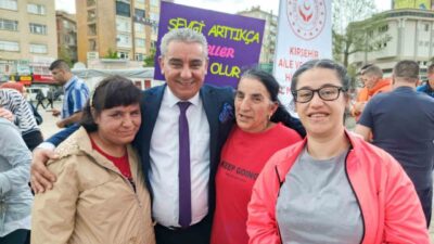 Kırşehir'de Engelliler Haftası'nda düzenlenen farkındalık yürüyüşüne Beyazay Derneği de katıldı.