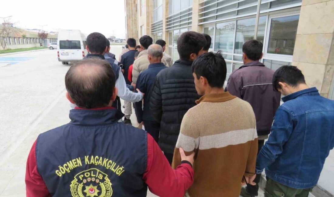 Kırşehir’de 18 düzensiz göçmen yakalandı Kırşehir'de düzensiz göçmen operasyonunda