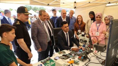 Kırşehir'de düzenlenen Bilim Şenliği, polis ve jandarma ekiplerinin gerçekleştirdiği tanıtım