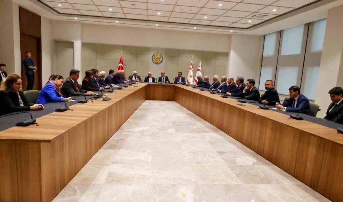 KKTC Cumhurbaşkanı Ersin Tatar, Aksakallar Konseyi Başkanı Binali Yıldırım'ı Cumhurbaşkanlığı
