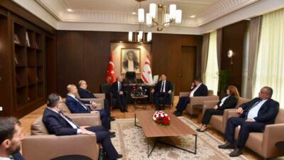 Mehmet Şimşek, Ziya Öztürkler'i KKTC'de ziyaret etti. KKTC'nin Türkiye için